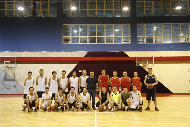 篮球友谊赛(1).JPG